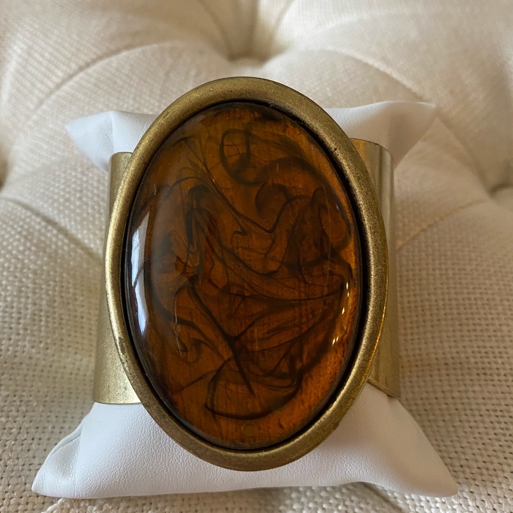 Chunky amber-color resin and metal bracelet